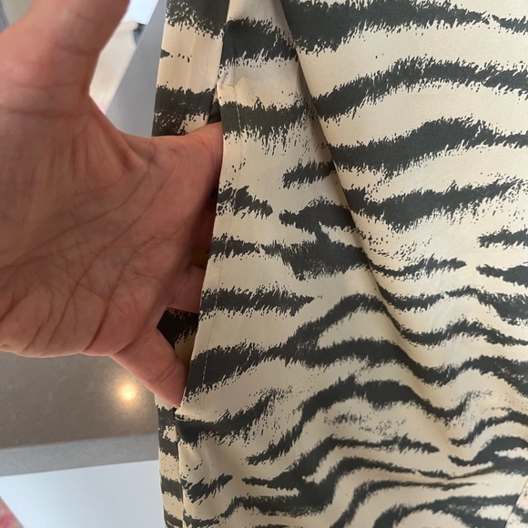 Bailey Rose Zebra Print Shirt NWOT - Picture 4 of 5